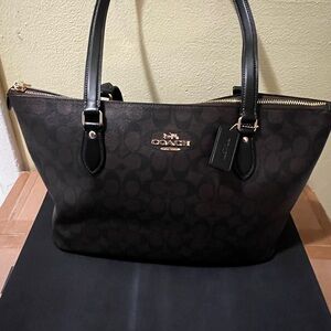 Coach Black and Brown Monogram Tote (EXCELLENT CONDITION) (USED ONCE) (READ DES)